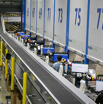 贸泽电子配送中心配备超大规模垂直升降机模块